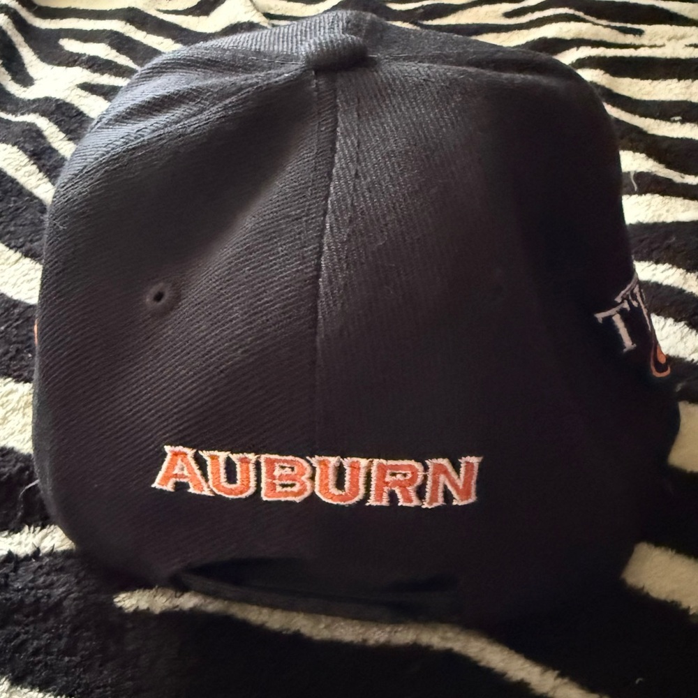 Auburn Tigers Black Snapback Hat - Picture 4 of 4